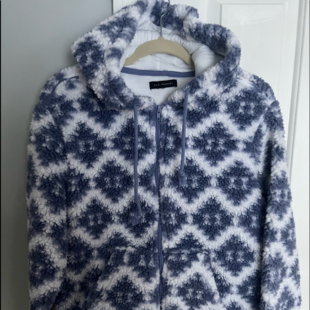 Beautiful fleece jacket for junior/girl.